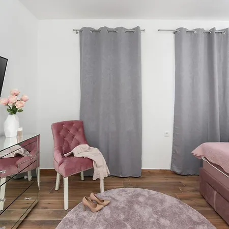 Сasa de vacaciones In With Sauna *