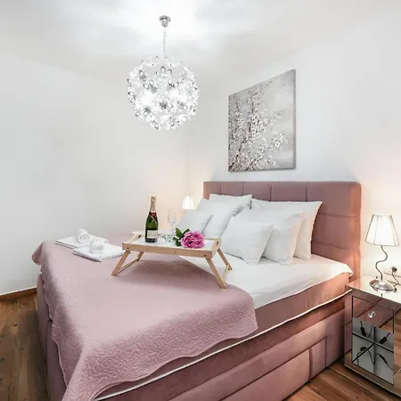 In With Sauna Nyaraló Zára