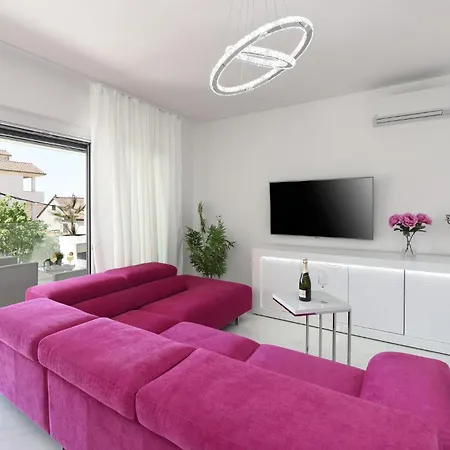 4 Bedroom Awesome In *