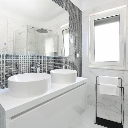 Nyaraló In With Sauna Zára