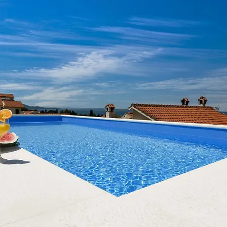 4 Bedroom Awesome In *