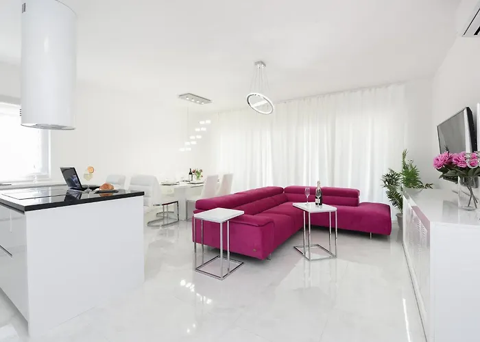 Dom wakacyjny In With Sauna